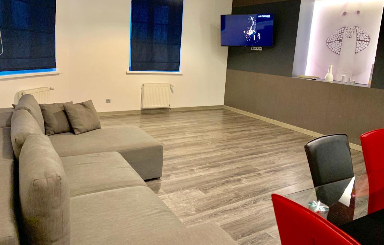 Apartment сучасні на площі ринок з панорамним видом на дахи львова *